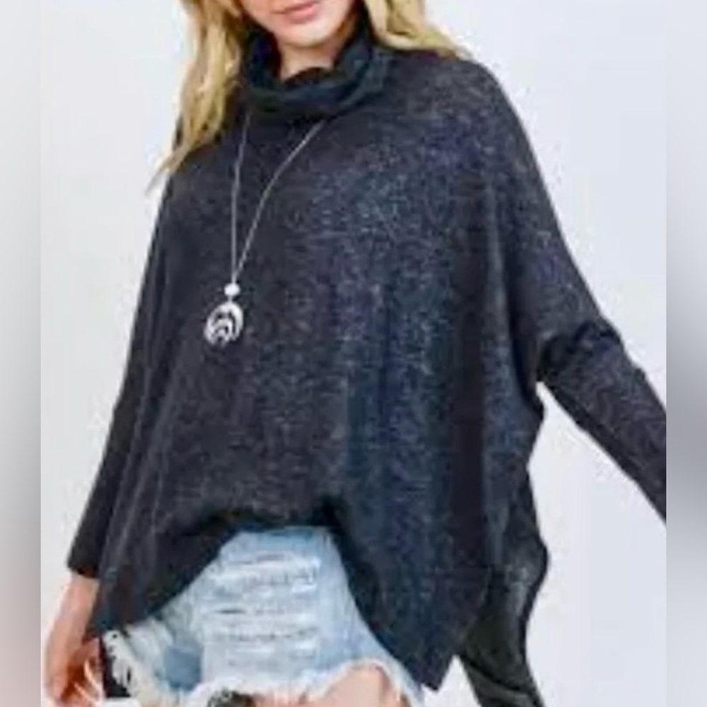 SELF CONTRAST Poncho In Gray Made In USA